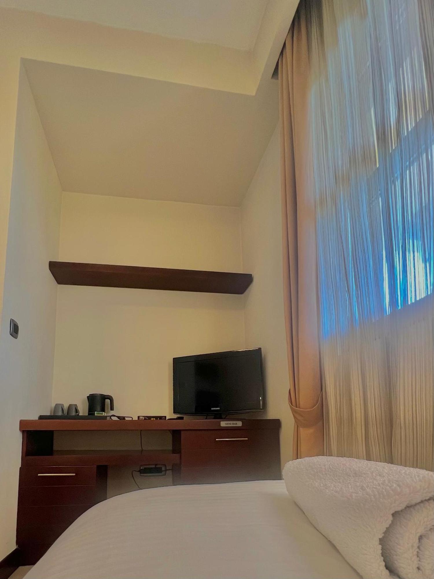 Mitrovici  Hotel Aria מראה חיצוני תמונה