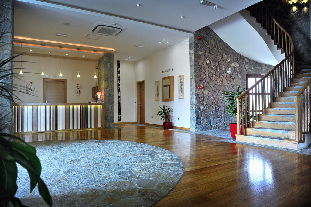Mitrovici  Hotel Aria מראה חיצוני תמונה