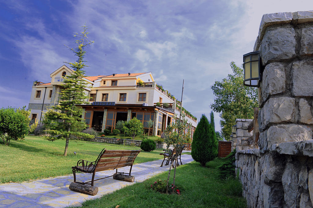 Mitrovici  Hotel Aria מראה חיצוני תמונה