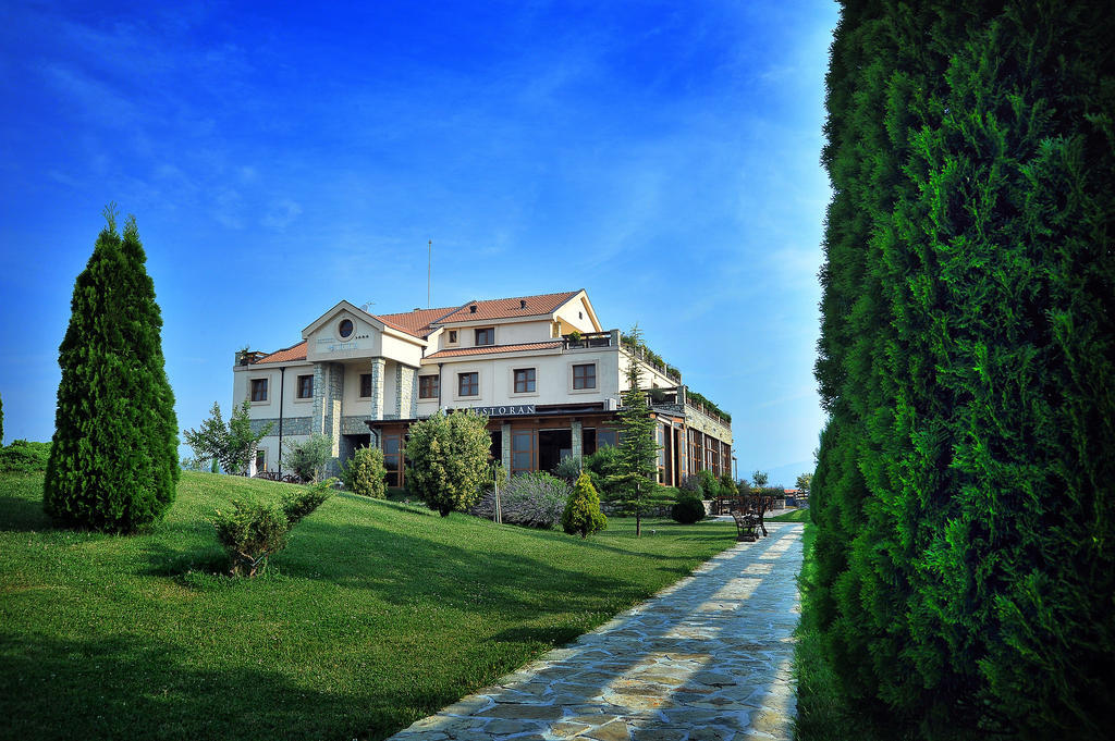 Mitrovici  Hotel Aria מראה חיצוני תמונה