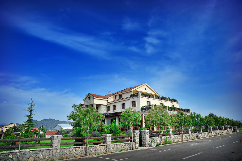 Mitrovici  Hotel Aria מראה חיצוני תמונה