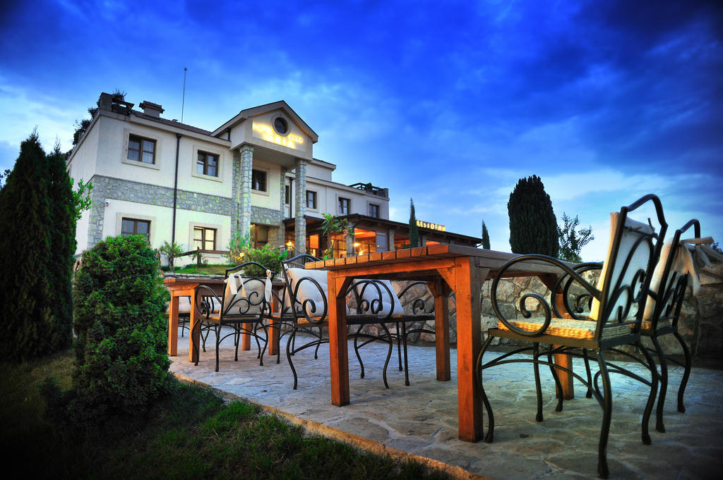 Mitrovici  Hotel Aria מראה חיצוני תמונה